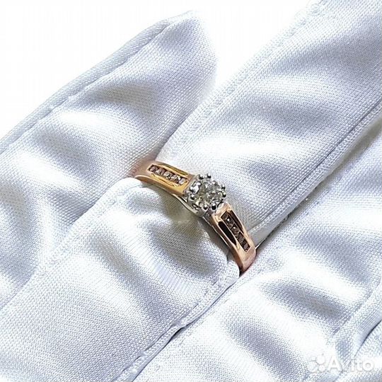 Золотое кольцо с бриллиантом 16,5р