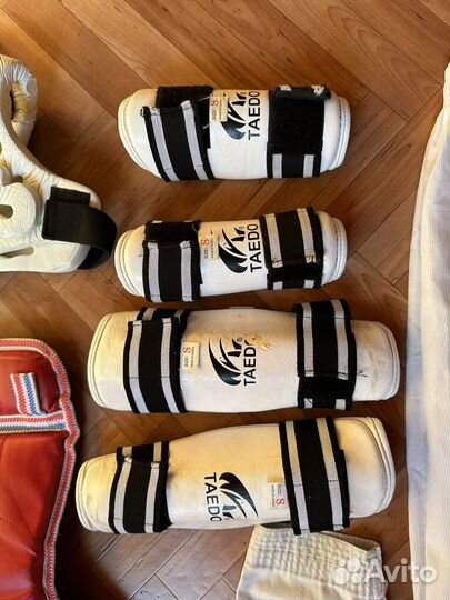 Кимоно для тхэквондо + экипировка