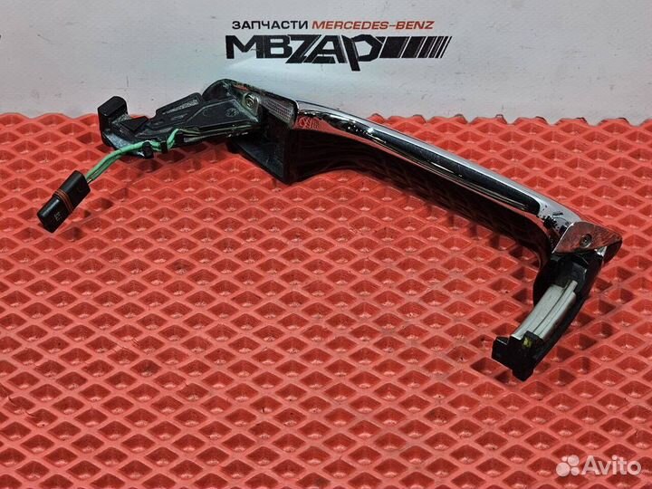 Ручка передней правой двери Mercedes W221