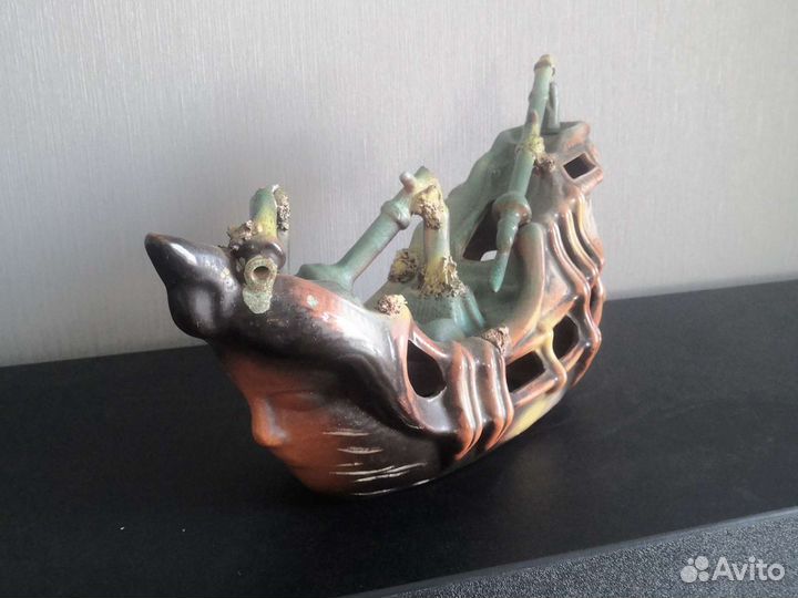 Грот корабль в аквариум