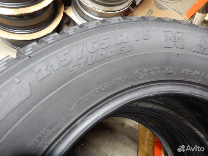Michelin X-Ice North 2 215/65 R16
