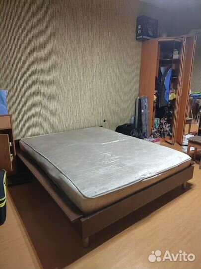 Спальный гарнитур бу