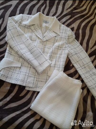 Костюм женский твидовый