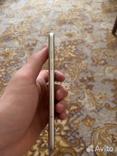 Samsung Galaxy A7 (2017) SM-A720F/DS, 3/32 ГБ