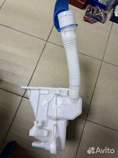 Бачок омывателя Polo 2010-2115г