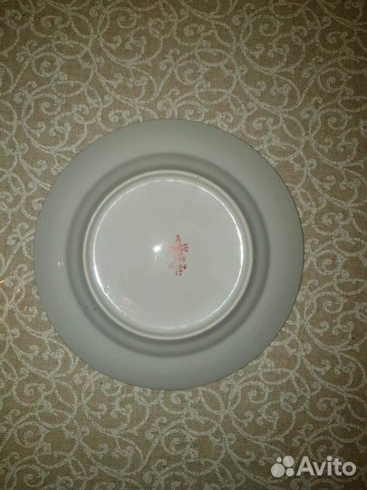 Тарелки фарфоровые