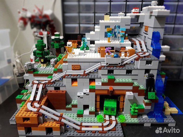 Конструктор Minecraft My World 10735 Горная пещера