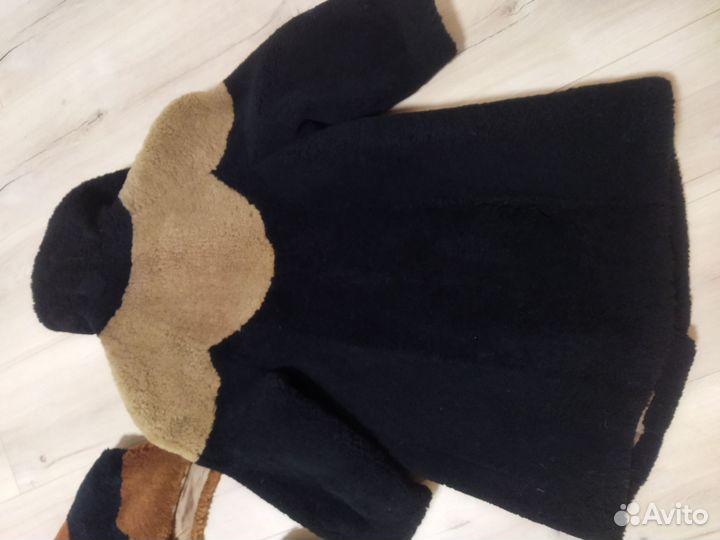 Продам натуральную мутоновую шубку 110-116 см