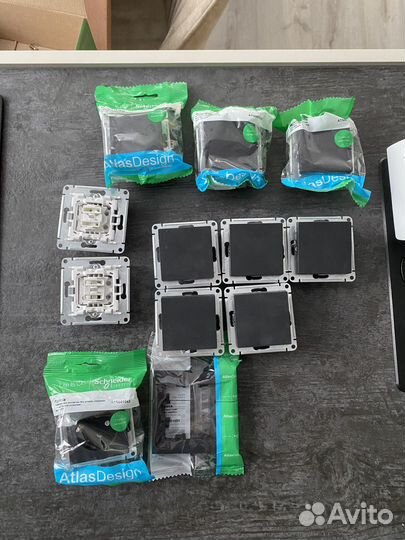 Умный выключатель Shneider Electric