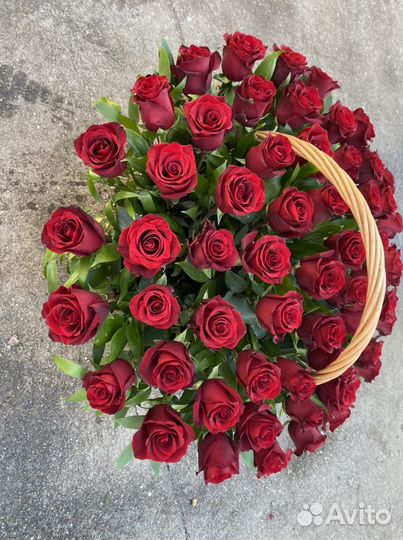 Корзинка из 51ш и 101ш Роза