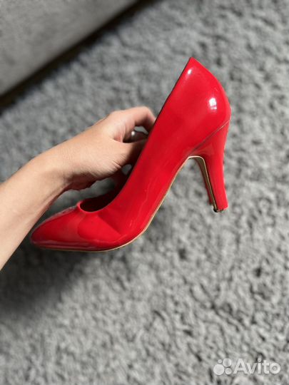 Туфли женские красные лодочки 33 размер