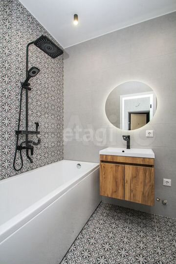 2-к. квартира, 62,6 м², 8/17 эт.