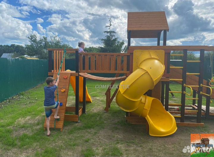 Детская игровая площадка безопасная