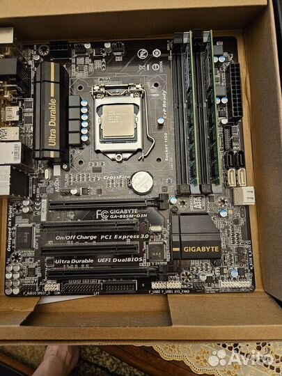 Материнская плата