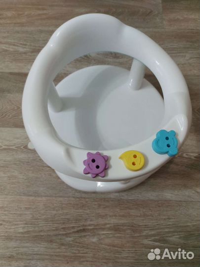 Стульчик для купания в ванной