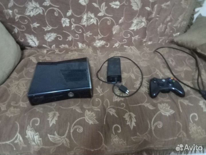 Xbox 360 slim прошитый (l.t 3.0)