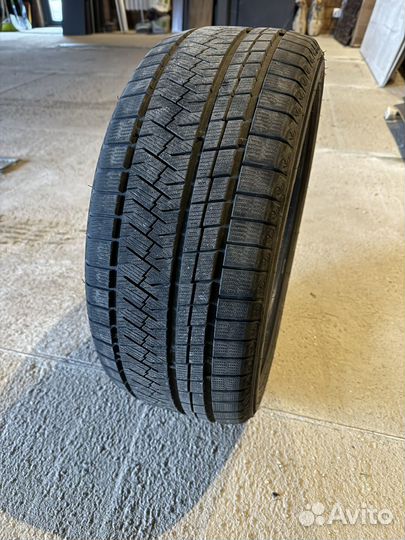 Triangle Snowlink TWT02 225/45 R18