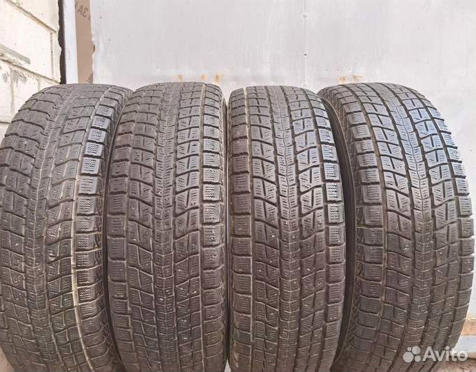 Dunlop Winter Maxx SJ8 215/70 R16 97Q