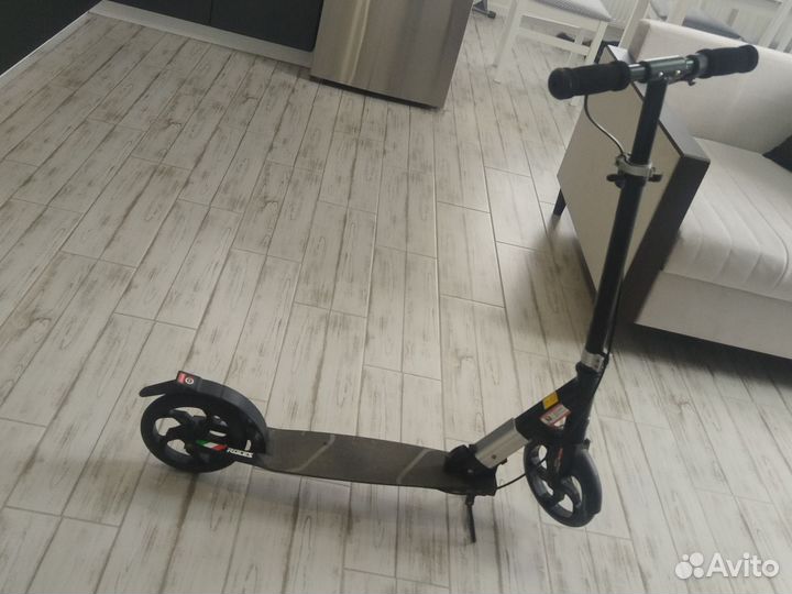 Самокат Roces 200