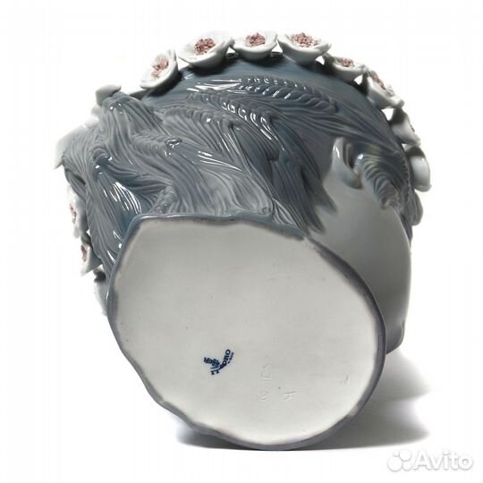 Фарфоровая ваза 