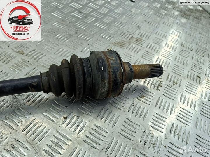 Полуось задняя б/у BMW 3 F30/F31 (2011-2018) 33207597682