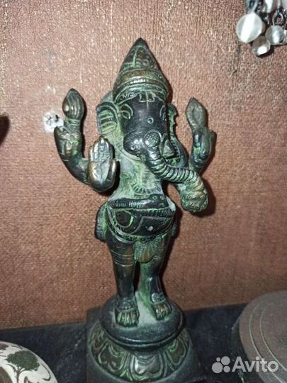 Статуэтка, подсвечник, шкатулка