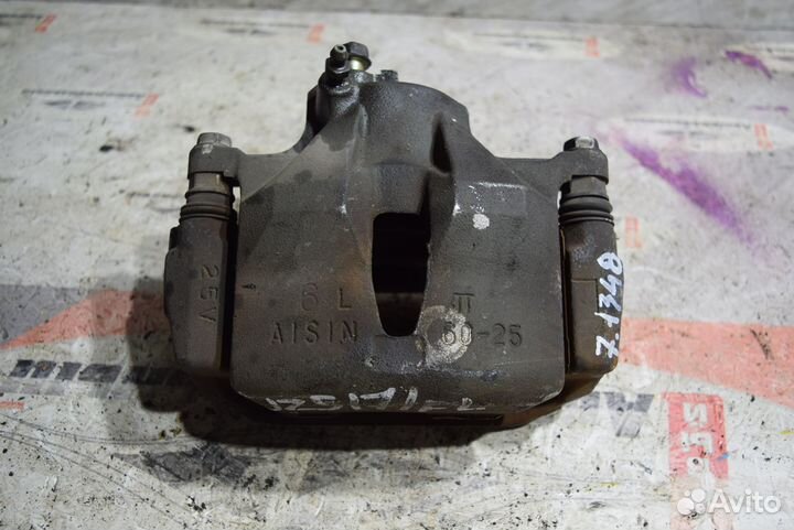 Суппорт перед лево c Toyota Crown JZS175 2JZ-FSE