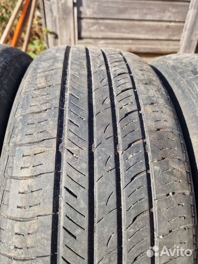 Roadstone N'Fera AU5 215/60 R16