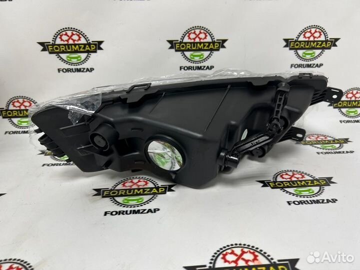Фара противотуманная передняя левая Skoda Octavia