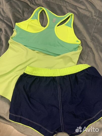 Одежда для спорта женская