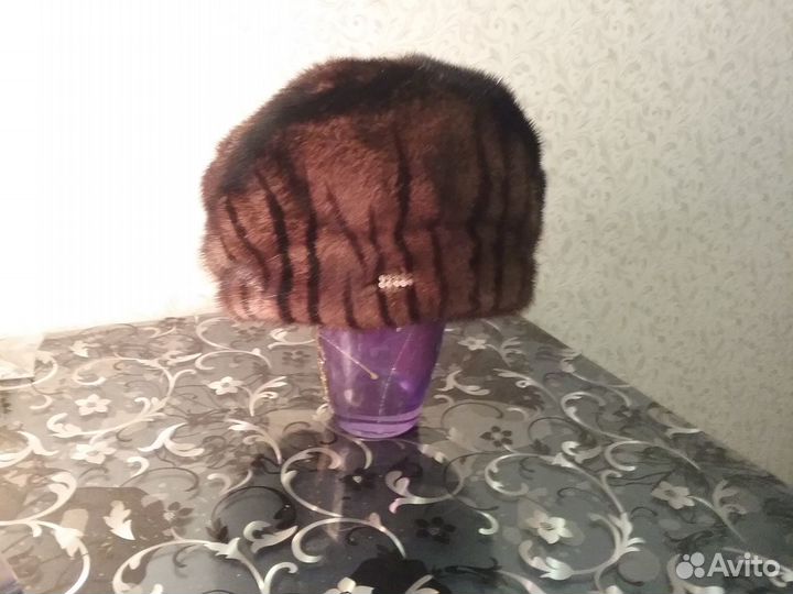 Продам женскую норковую шапку (берет)