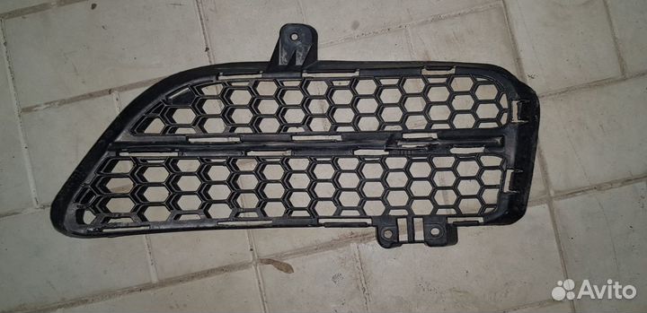 Volkswagen Touareg Решетка бампера правая 2007-10г
