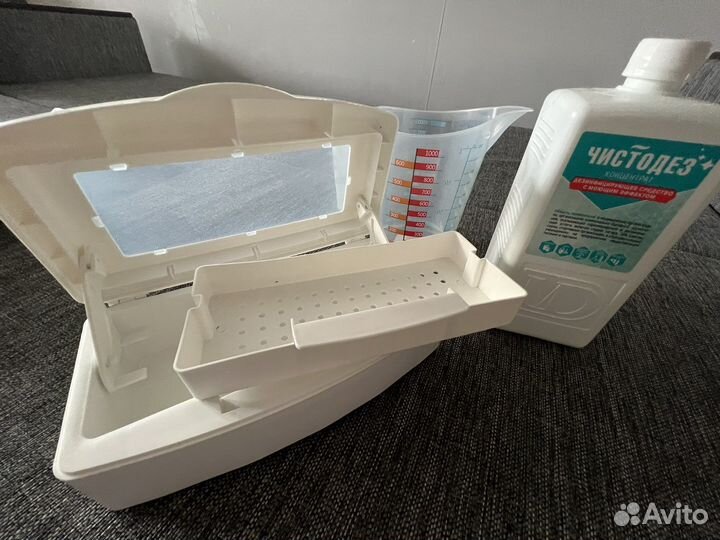 Контейнер для инструментов маникюра