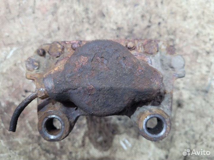 Суппорт задний правый Opel Vectra 86 C18NZ 1991