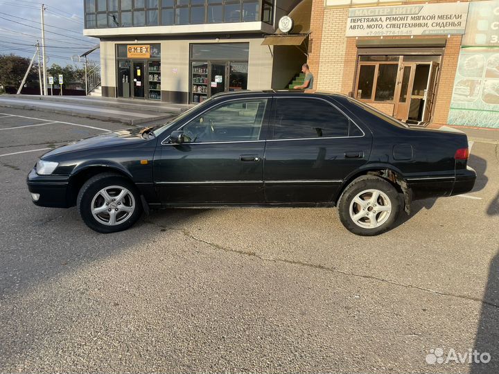 Toyota Camry 2.2 AT, 2001, 280 000 км