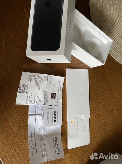 Телефон iPhone 7 коробка и чек