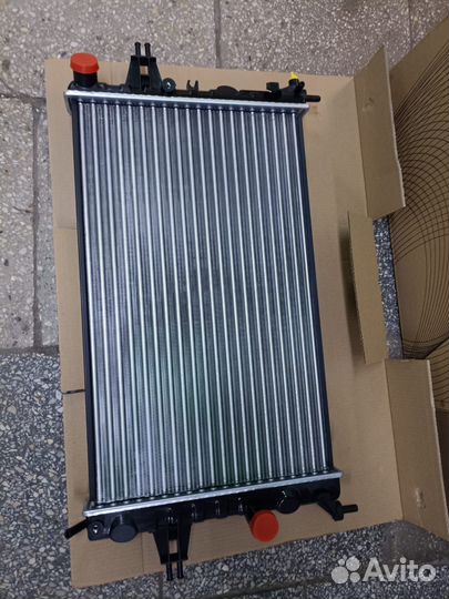 Радиатор основной Opel Astra G, Zafira A