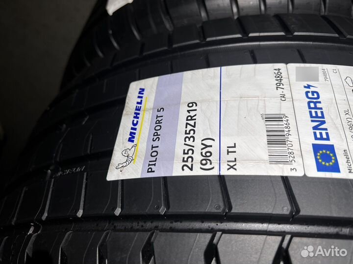 Michelin Pilot Sport 5 255/35 R19