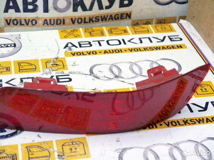 Отражатель в бампер задний правый Вольво C30