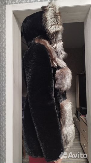 Шуба мутоновая с чернобуркой