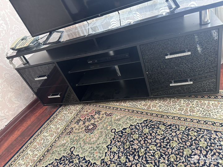 Подставка под телевизор