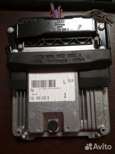 Блок управления двигателем Audi A4 B7 2008