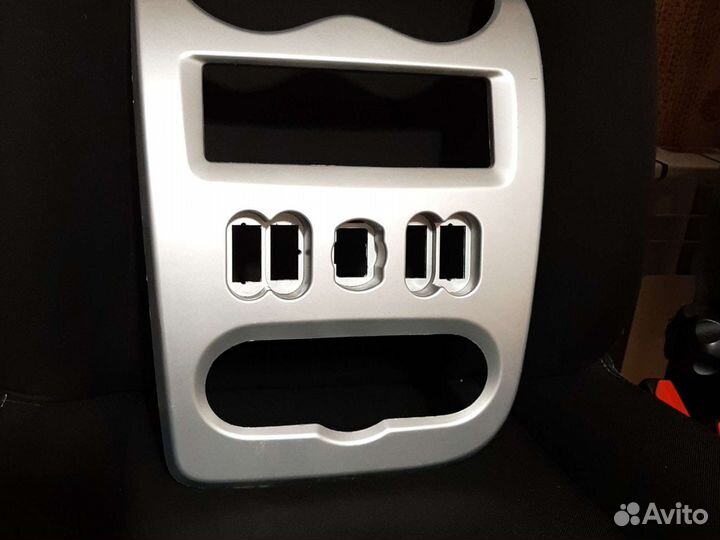 Центральная консоль renault logan