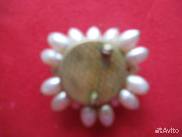 Старинные броши