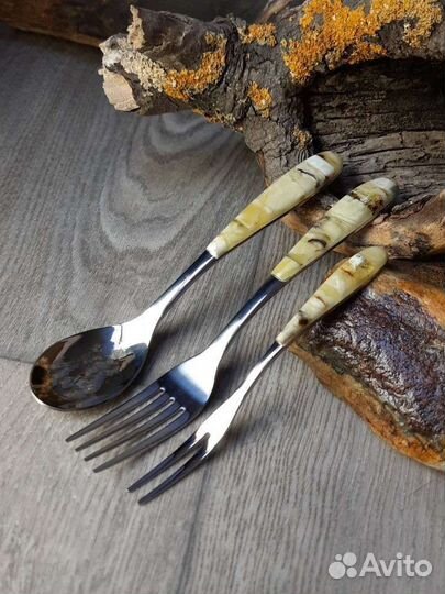 Ложки, вилки с натуральным янтарем