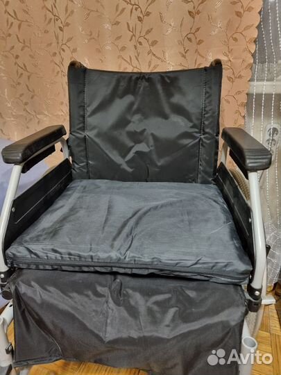 Инвалидная коляска складная бу