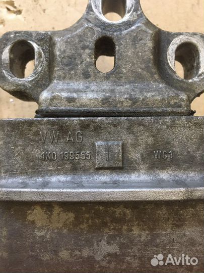 Подушка двигателя левая Audi A3 8P (3524)