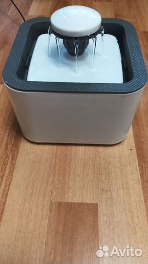 Фонтан поилка для кошек