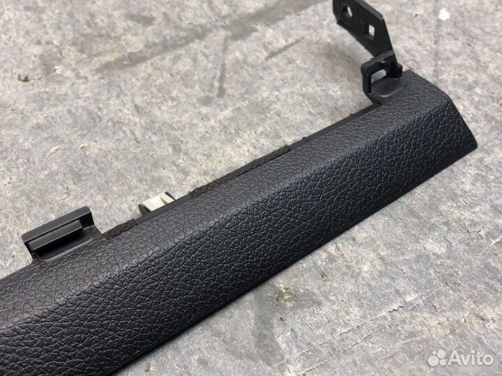 Накладка консоли Kia Stinger