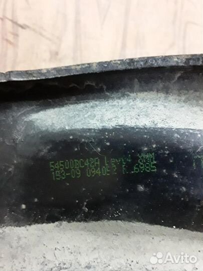 Nissan Note e11 Рычаг передний правый